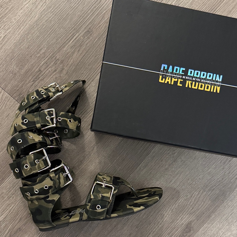 Viki Denim Belt Buckled Flat Sandals - Camouflage 🔥 Size 6 BRAND NEW ❣️ - Picture 8 of 16